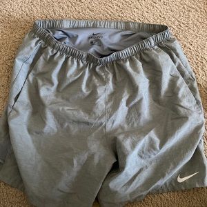 Nike Dri Fit - Running shorts (Size Large)